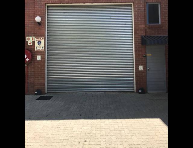 205M² WAREHOUSE TO LET IN BRAMLEY PARK